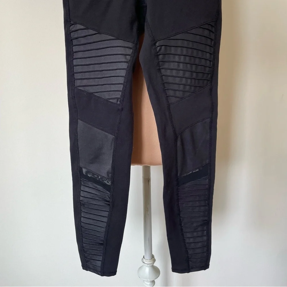 Alo Yoga 7/8 High Waist Moto Mesh Ribbed Panel Black Leggings Size XS